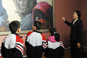 讲解服务：免费提供讲解服务，使观众深入了解美术馆发展、展览详情及作品的艺术语言